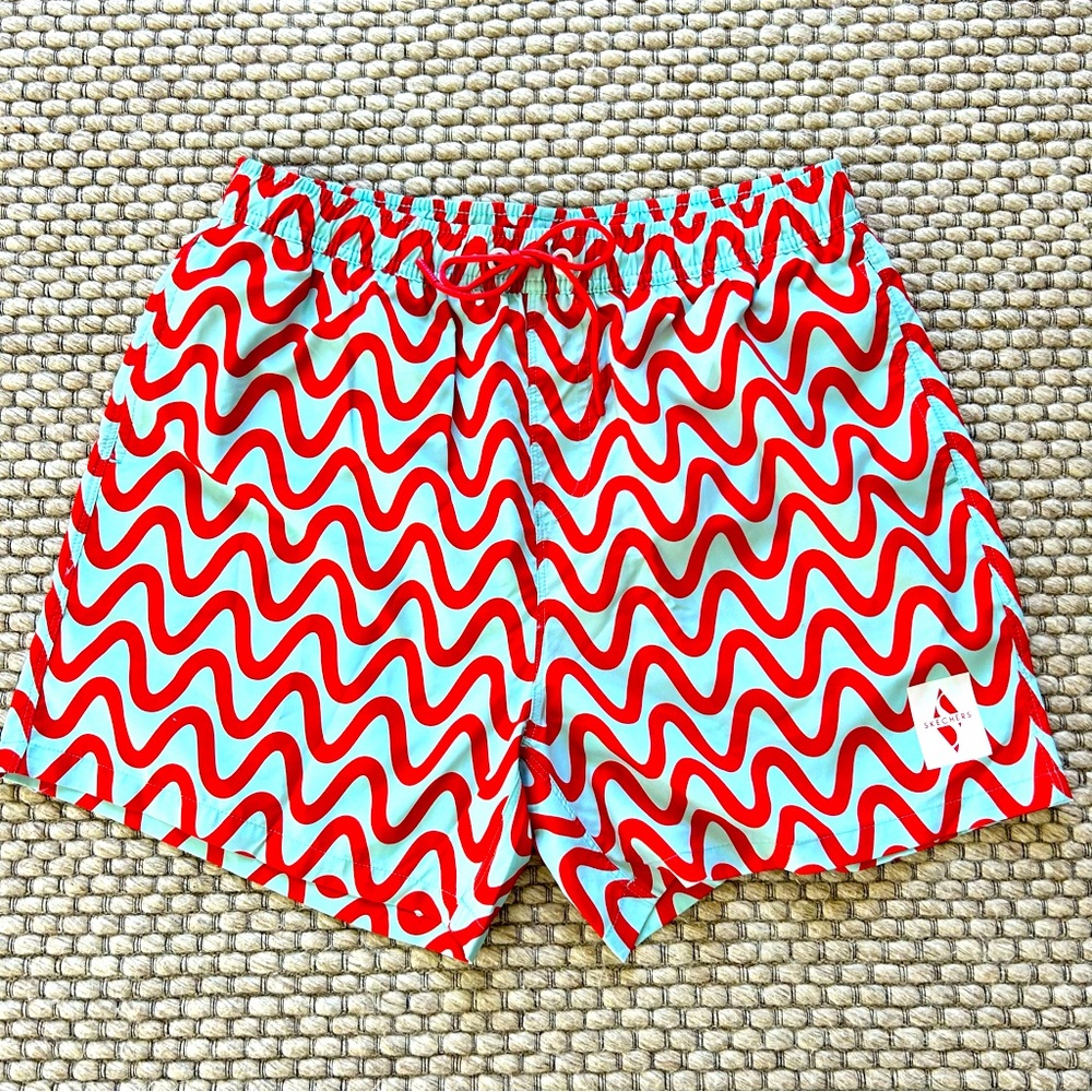 NWT Skechers Men Swim Shorts Size L, Blue and Red